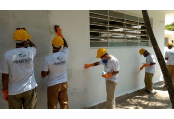 Reeducandos do semiaberto de Pacaembu, atuam com melhorias no PAI Nosso Lar  (Foto: Cedida/SAP).