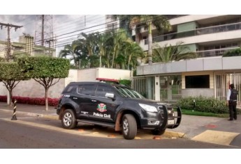 Polícia Civil de São Paulo realiza busca e apreensão em Cuiabá/MT (Foto: Cedida/Deinter 8).