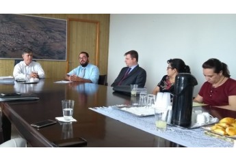 Reunião para detalhamento dos trabalhos, compromissos e responsabilidades foi realizada na manhã desta terça-feira, em Adamantina (Fotos: Cedidas).