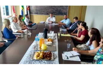 Reunião para detalhamento dos trabalhos, compromissos e responsabilidades foi realizada na manhã desta terça-feira, em Adamantina (Fotos: Cedidas).