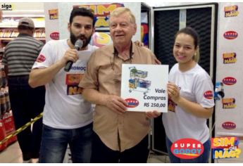 Godoy entrega moto e mais de 70 prêmios na cabine do Sim ou Não