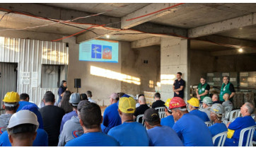 Energisa faz orientações de segurança para trabalhadores da construção civil 