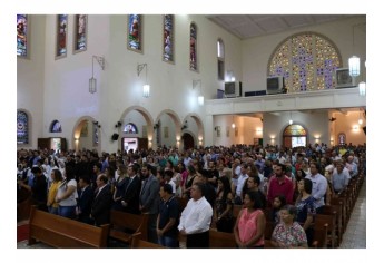 Comunidade participa da missa em ação de graças (Foto: ALSF)