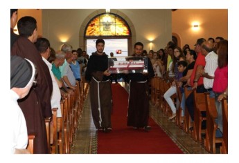 Celebração foi realizada na Igreja Matriz de Santo Antônio, em Adamantina (Foto: ALSF)