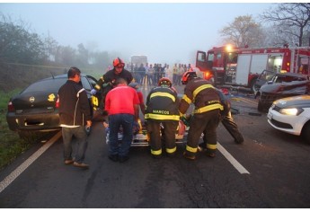 Acidente envolveu dois veículos na SP-294, na manhã deste sábado, em Dracena (Foto: Lucas Mello/Jornal Rregional/Portal Regional).