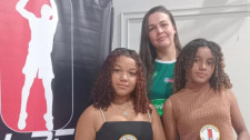 Alunas de projeto social de basquete da Unimed Adamantina são premiadas em Bauru