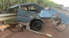 Em colisão frontal carro parte ao meio e casal de Rinópolis morre ao ser arremessado do veículo 