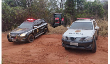 Em Dracena Polícia Civil recupera trator escondido, avaliado em R$ 800 mil, por inadimplência