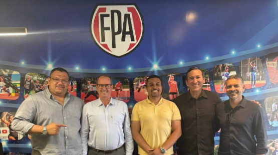 Federação Paulista de Atletismo e Adamantina debatem projeto pioneiro de pista indoor sintética