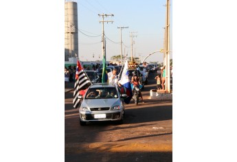 Chegada da imagem peregrina durante carreata pelas avenidas da cidade (Foto: Cedida)