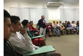 Atividades com o Prof. Esmeraldo Pereira (Foto: Cedida).