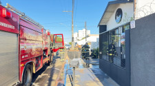 Bombeiros atendem ocorrência de incêndio em restaurante oriental no centro de Adamantina 