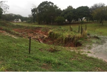 Chuvas ampliam e agravam problemas no Parque dos Pioneiros