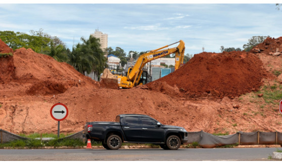 Avanço de obras mostra local de novo viaduto no acesso da SP-294 em Adamantina 