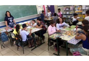 Emef Teruyo Kikuta celebra o dia da Família na Escola