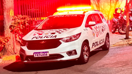 Homem morre após ser esfaqueado pela companheira em Pracinha