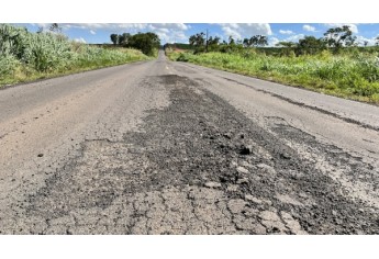 Vicinal do Salto Botelho: novo recape de R$ 21,7 milhões tem dezenas de pontos críticos e crateras