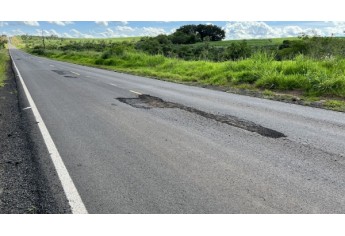 Vicinal do Salto Botelho: novo recape de R$ 21,7 milhões tem dezenas de pontos críticos e crateras