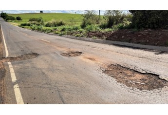 Vicinal do Salto Botelho: novo recape de R$ 21,7 milhões tem dezenas de pontos críticos e crateras