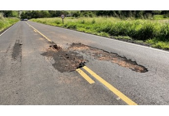 Vicinal do Salto Botelho: novo recape de R$ 21,7 milhões tem dezenas de pontos críticos e crateras