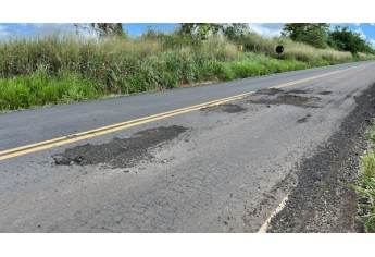 Vicinal do Salto Botelho: novo recape de R$ 21,7 milhões tem dezenas de pontos críticos e crateras