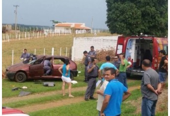 Acidente foi na vicinal Dracena/Tupi Paulista, na manhã de ontem (27) (Foto: Bastidores da Notícia)
