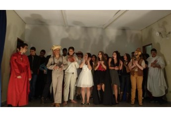 Teatro com estudantes marca encerramento do semestre na Etec Amim Jundi (Foto: Cedida).
