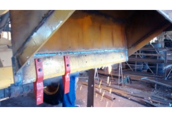 Reparos em conchas de duas máquinas pás-carregadeiras custariam cerca de R$ 7 mil (Foto: Assessoria de Imprensa).