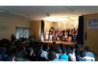 Estudantes da Etec Amim Jundi usam teatro para contextualizar aprendizado (Foto: Da Assessoria).