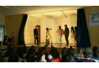 Estudantes da Etec Amim Jundi usam teatro para contextualizar aprendizado (Foto: Da Assessoria).