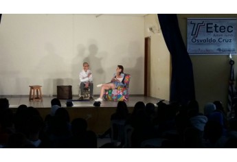 Estudantes da Etec Amim Jundi usam teatro para contextualizar aprendizado (Foto: Da Assessoria).