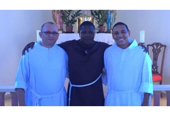 Freis Franciscanos Jacó, Felipe e Tomás, do Lar São Francisco de Assis na Providência de Deus, em Adamantina (Foto: Da Assessoria).