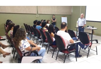 Treinamento para merendeiras das creches foi realizado pela Secretaria Municipal de Educação de Adamantina (Foto: Da Assessoria).