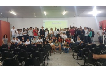 Palestra realizada pela Polícia Civil integra a Semana de Cidadania e Segurança, do Conseg de Adamantina (Foto: Cedida).