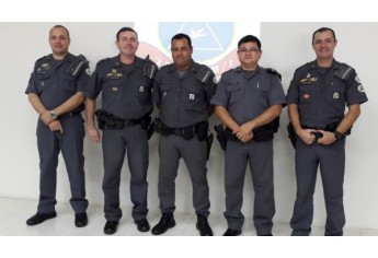 Solenidade realizada pelo comando da PM, em Dracena, homenageou policiais militares da área do 25º Batalhão, que compreende 22 municípios (Foto: Cedida/PM).