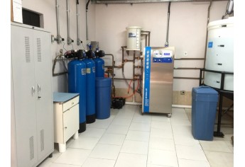 Novo conjunto de equipamentos para purificação da água utilizada na hemodiálise é colocado em funcionamento na Santa Casa de Adamantina (Foto: Siga Mais).