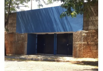 Saída de emergência, uma das exigências das autoridades, para a segurança do local (Foto: Siga Mais).