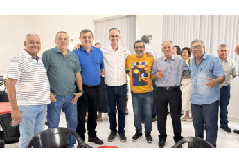 Encontro reuniu policiais civis aposentados em Adamantina (Imagens: Siga Mais).