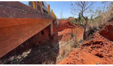 Etapas iniciais da obra na altura do viaduto para futura passarela da ciclovia (Siga Mais).
