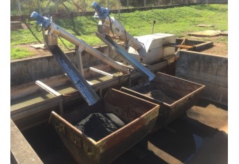 Visita à estrutura de tratamento de esgoto operada pela Sabesp em Adamantina (Foto: Cedida).