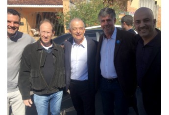 Eder Ruete, Eduardo Fiorillo, Márcio França, Márcio Cardim e Acácio Rocha, após assinatura do convênio  (Foto: Siga Mais).