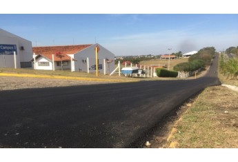 Obras de recapeamento foram iniciadas na Avenida Francisco Bellusci (Foto: Siga Mais).