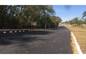 Recapeamento iniciado na Rua Carlos Pegoraro (Foto: Siga Mais).