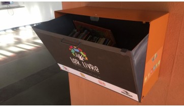 Mini-bibliotecas organizadas em caixas especialmente desenhadas para o projeto começam a ser instaladas em Adamantina (Foto: Siga Mais).