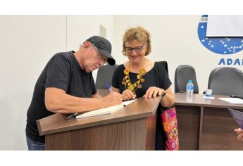 Noite de lançamento (Foto: Siga Mais).