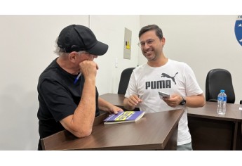 Noite de lançamento (Foto: Siga Mais).