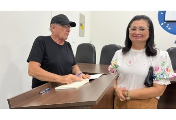 Noite de lançamento (Foto: Siga Mais).