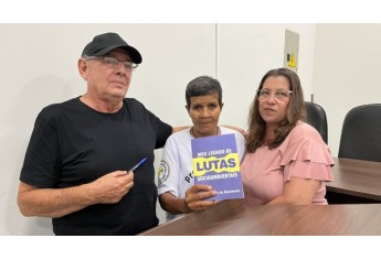 Noite de lançamento (Foto: Siga Mais).