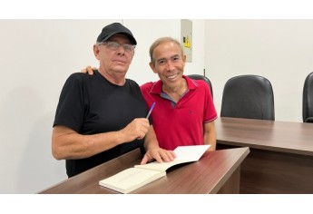 Noite de lançamento (Foto: Siga Mais).