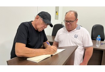 Noite de lançamento (Foto: Siga Mais).